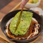 JOYS TABLE -   京都府産小松菜と宇治抹茶入り緑のオムライスハンバーグ