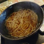 自家製粉 十割そばじろう - もりそば1000円(税込)
      総じて美味しいかけそばですが、やはりもりそばには敵わないです。
      かけそばが不味い訳では無いので誤解の無いようにお願いしたいのですが、とにかくもりそばが美味しいんですよ★★★