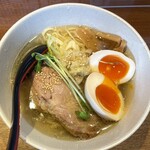 Chuukasoba Sakauchi - 生姜中華そば（しお）850円 煮卵 120円  計970円