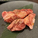 炭火焼肉 牛道 - 