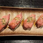Ouu Honjou - 炙り肉寿司盛り合わせ(コース料理 奥羽本庄コース)
