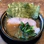 王道家直系 環家 - ラーメン850円麺硬め。海苔増し100円。