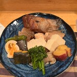 Ishiku - ものすごく美味しい煮物。かれーも温めない常温。ぎゅっとしまって脂乗り良く美味しい