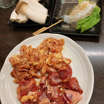 鶏の焼肉 ピリ辛鶏 - 