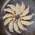 堀久餃子本舗 - 中火