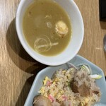 Chuuka Ajiichi - 背脂炒飯、スープ