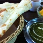 ビンディカ - ランチ¥700 チキンサグ ホットチャイ