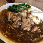 愛群 - 牛バラ肉ご飯 やわらかい牛バラがど真ん中に