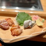 しほう田 - 小柱&ヒモ握り、赤貝握り、赤貝の切り身、鰆の叩き