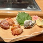 しほう田 - 小柱&ヒモ握り、赤貝握り、赤貝の切り身、鰆の叩き