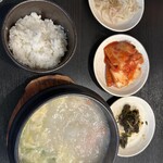 焼肉＆韓国料理 3人息子家 - 