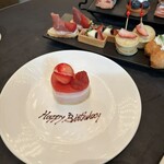 アトリウムラウンジ - お誕生日ケーキ