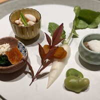 恵比寿 鮨 一 - 唐墨大根、白子ポン酢、和牛の時雨山かけ、干柿と春菊の白和え、そらまめ