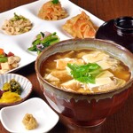 "Second most popular" Tofu and yuba rice bowl (with side dish)