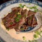 rai - 牛肉焼いたん ガーリッククリーム 680円