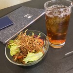 Takenoyama Dainingu Hitoishi - パリパリサラダと和紅茶