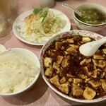 紹興酒家 - "出揃った" マーボ豆腐定食 780円