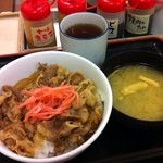 松屋 - 本年初の外食は松屋の牛丼並 280円からです。