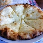 ビンディカ - ランチ時+￥200 ノーマルチーズナン(甘み無し)