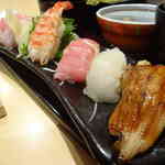 Sushi Waka - 右から