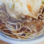 加賀 - 旨い汁(つゆ)に、茹でたてのそば。