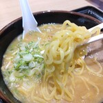 Sandai-Me Tsukimiken - 中太ちぢれ麺