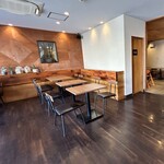 Cafe&Eat OMP - 奥に座りました