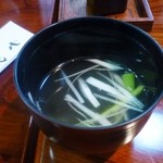 Iso Hachi - ぶりカマの骨で出汁をとったうしお汁