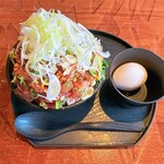 伊豆高原ビール本店レストラン - 漁師のピリ辛丼+温泉玉子