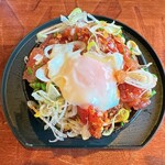 伊豆高原ビール本店レストラン - 漁師のピリ辛丼＋温泉玉子