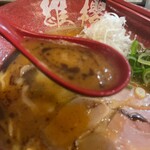 Hakata Ebi Tonkotsu Ramen Io - 濃厚クリーミーな海老豚骨スープ