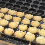 タコとハイボール - 焼き立てがうれしいね