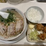 長浜ラーメン 丸羅とんこつ - 