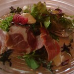 クチーナ ハセガワ - 前菜のサラダ