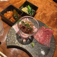 銀座 山科 - 和牛刺と特製ユッケとキムチナムル