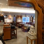 中華菜館 五福 - 恐らく座席数は50席程度だと思います。
      個室は奥に6名席×2ですね。