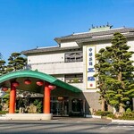 中華菜館 五福 - 以前の五福。
      戦艦大和のようだ。