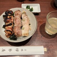 伊勢廣 京橋本店 - 焼き鳥３本丼（平日13時からのタイムサービス）