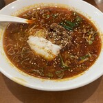 四川料理 厨匠 - 台湾ラーメン見た目ほど辛くない