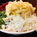 ぶっ豚 - 小ラーメンヤサイマシ+ニラ+玉葱