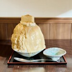 目白 志むら - 白ごま餡と白ごまミルク