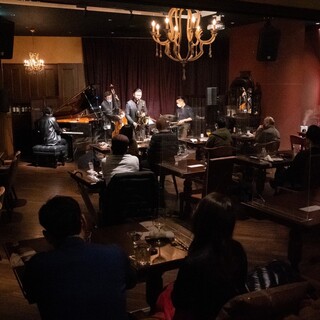 ◎Enjoy sophisticated sounds - a marriage of authentic sounds and food.