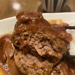 アイリッシュパブ・ザ・ハカタハープ - 割とハンバーグもボリュームありました