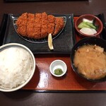 Katsuhana Tei - 黄金豚厚切りロース定食（1,980円）