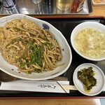 東竜 - 肉炒飯　大盛り　1,120円