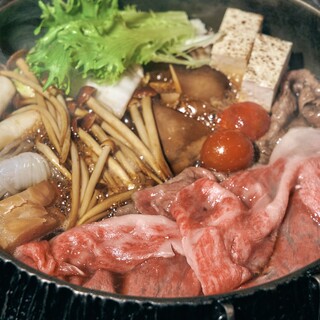 Enjoy [Sukiyaki] with carefully selected Warishita & “Blue Egg of Happiness”