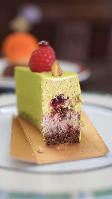 Parlour Laurel photo 3