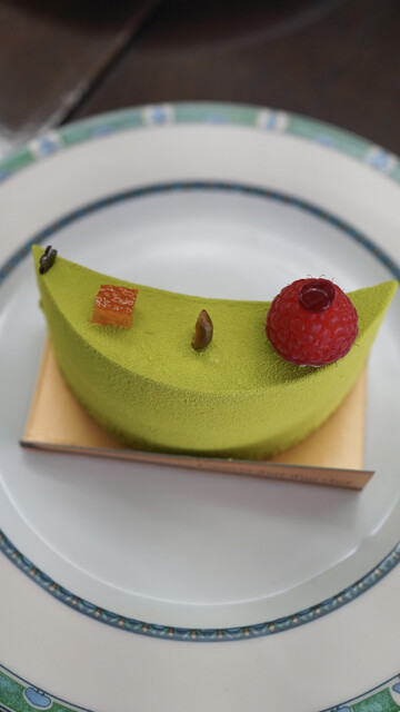 Parlour Laurel photo 2