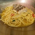 イタリアン チャイナバル村塾 - 鯛が香る贅沢なオイルパスタはアルデンテ、ツルツルでモチモチと美味しい