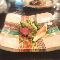 あそび割烹 さん葉か - 「焼物」鹿肉とイチヂク